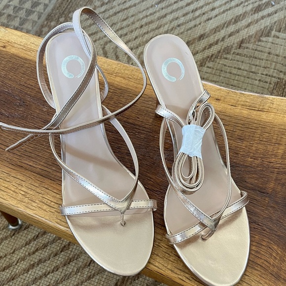 NWOB. Journee Collection Women's Waverlee Dress Sandals. Size 12 - Picture 6 of 8